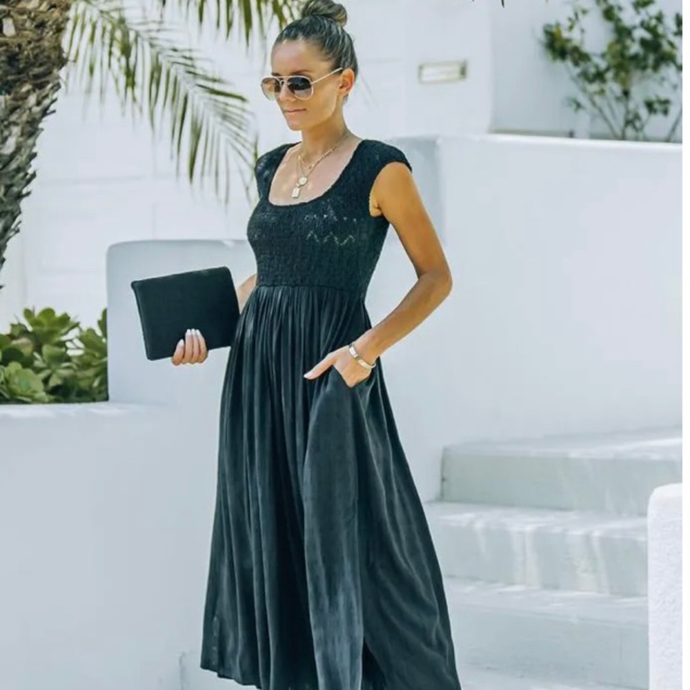 Vici Naite Pocketed Smocked Midi Dress - small